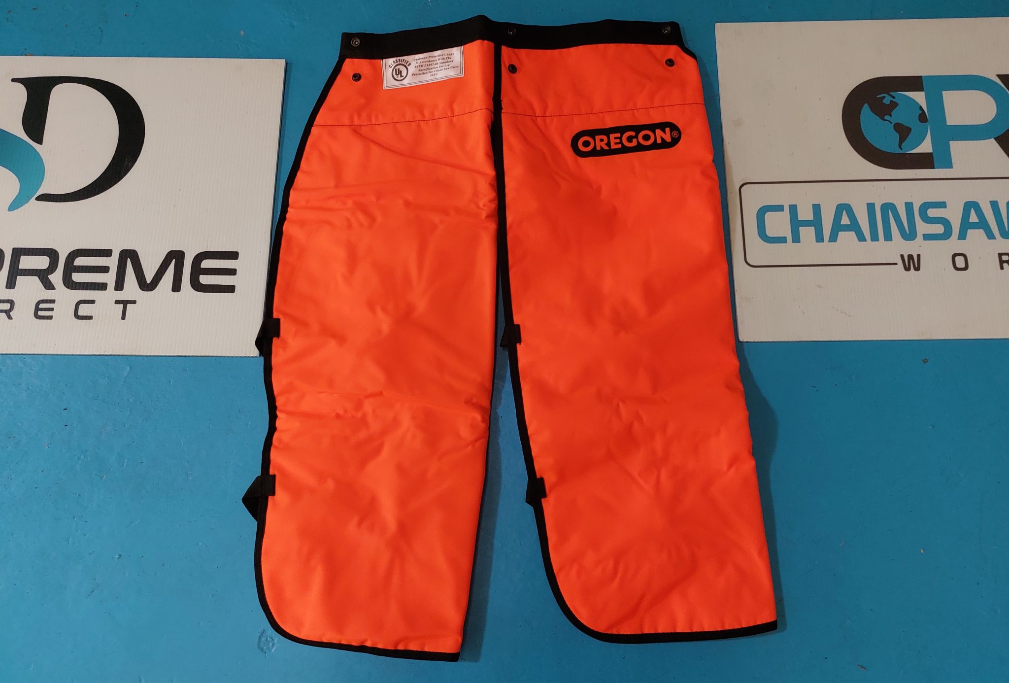 OREGON Chainsaw Chaps in size Large *40 inch* Chainsaw Parts World