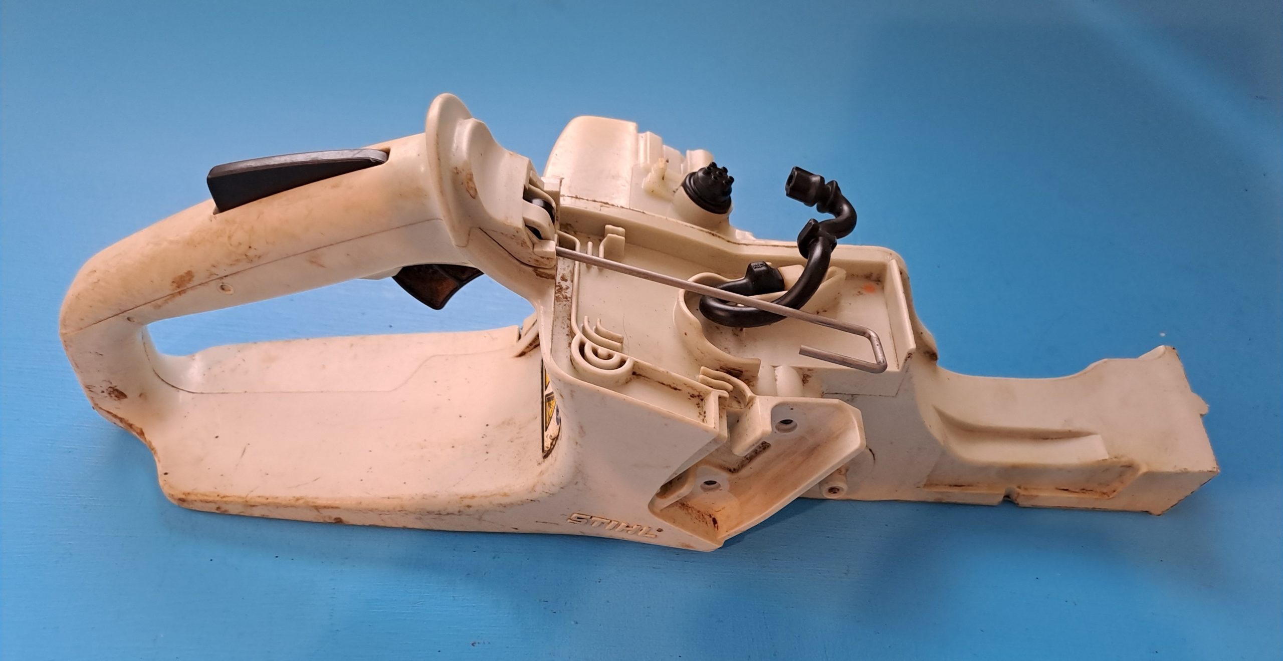 thumbnail interactive-video image 1 of Genuine STIHL Fuel Cap For MS261, MS271, MS291 Chainsaws - New Take-Off Part 1 of 6